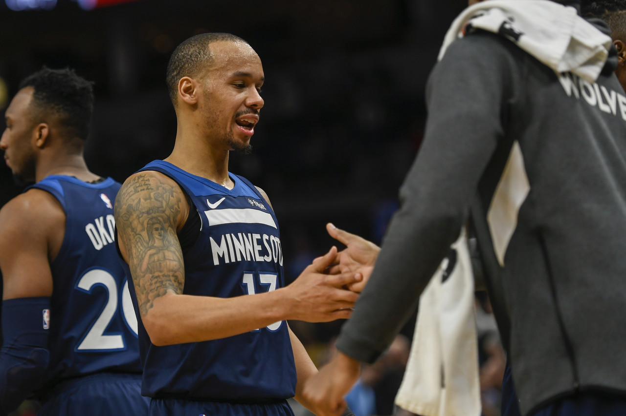 乌迪内斯2-0帕尔马，扎尼奥洛破门，凯南-戴维斯锦上添花（乌迪内斯2-0击败帕尔马：扎尼奥洛先拔头筹，凯南-戴维斯锁定胜局）