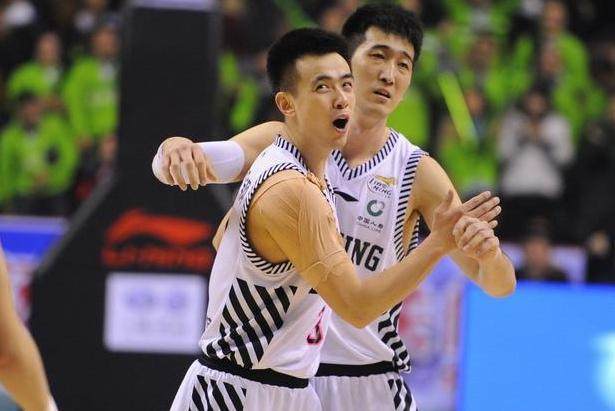 支持阿森纳还是拜仁？波多尔斯基：我会为两支球队加油（阿森纳还是拜仁？波多尔斯基：我为双方加油）