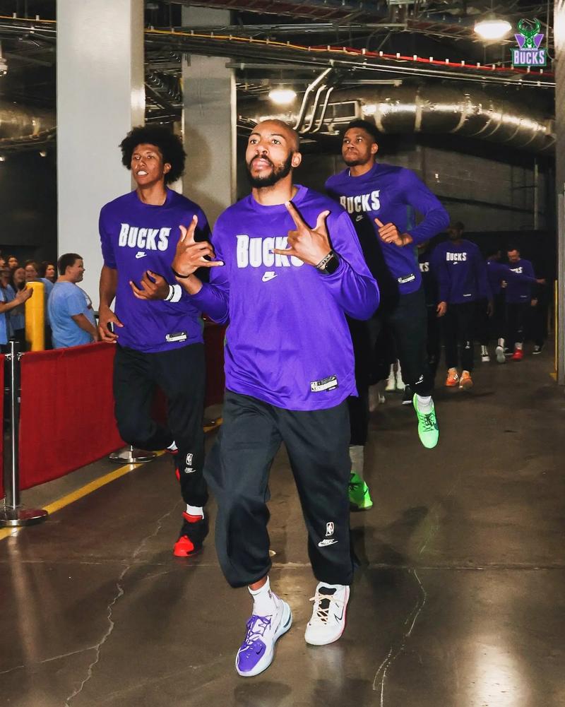 同曦新秀连续打出高光（同曦新秀连场闪耀）