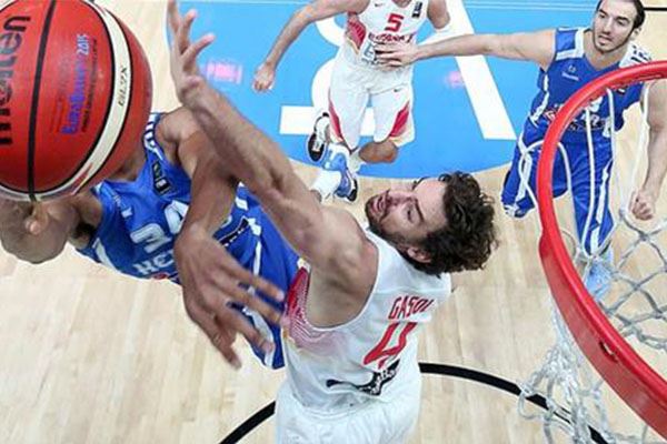 米体：弗拉霍维奇和加蒂今天分别在伦敦和里昂接受手术（米体：弗拉霍维奇与加蒂今日分别在伦敦与里昂完成手术）