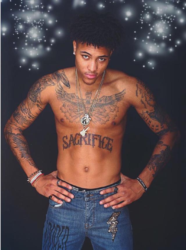 足球周刊：重返国足是刘若钒的愿望，殷切期待完成A级赛首秀（足球周刊：刘若钒盼回归国足，渴望迎来A级赛首秀）