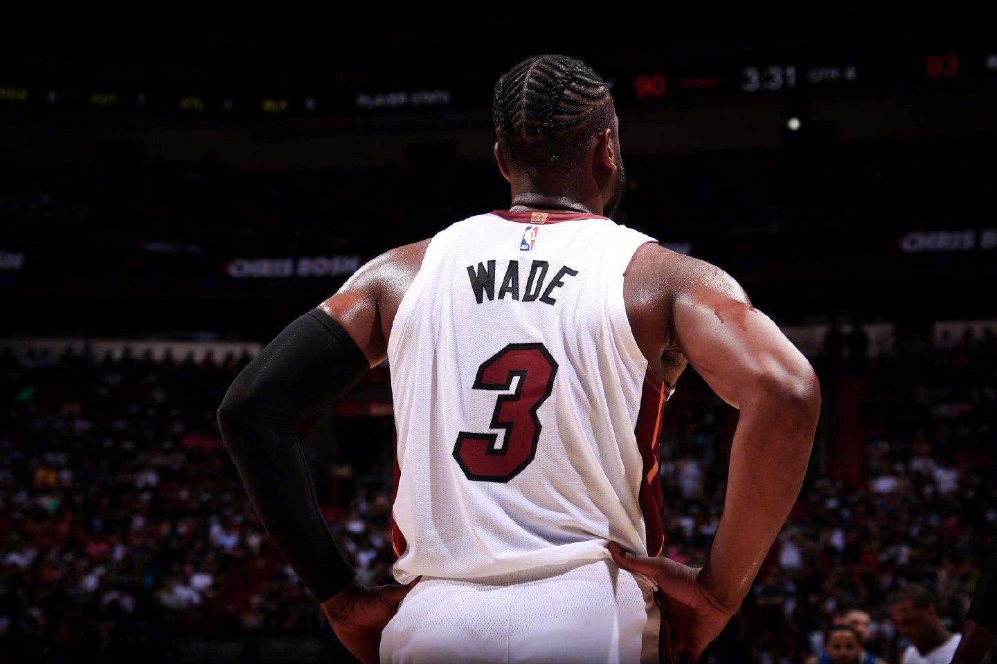 卡拉格：利物浦必须冬窗购买一名中后卫，队内储备已岌岌可危（卡拉格：利物浦冬窗必须补强中卫，后防人手告急）