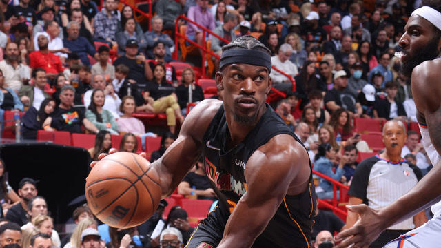 博洛尼亚3-1逆转帕尔马，圣地亚哥-卡斯特罗双响，胡安-米兰达破门（博洛尼亚3-1逆转帕尔马：圣地亚哥-卡斯特罗梅开二度，胡安-米兰达建功）