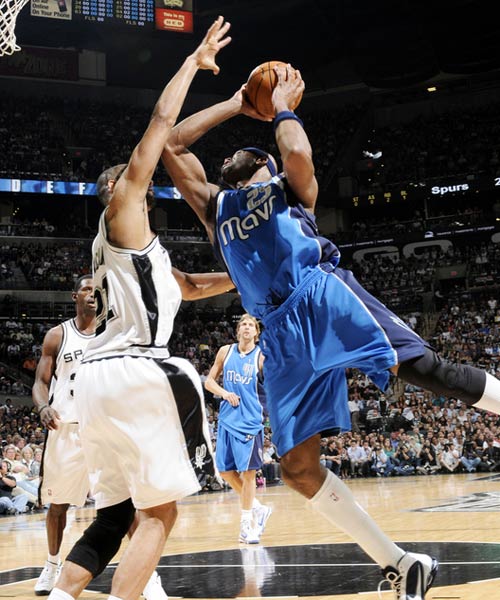 阿利松：遗憾萨拉赫的情况，但我相信他和俱乐部的关系能修复（阿利松：遗憾萨拉赫现状，相信他与俱乐部能重修旧好）