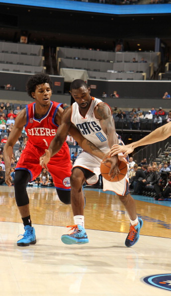 德罗西拿到执教热那亚首胜，目前带队成绩1胜2平保持不败（德罗西迎来热那亚执教首胜，战绩1胜2平仍保持不败）