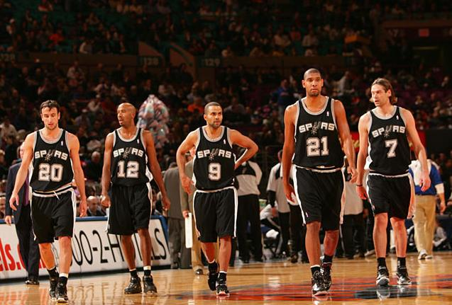 国米0比1利物浦遭欧冠两连败，VAR判点致胜（VAR判罚点球成关键，国米0-1不敌利物浦遭欧冠两连败）